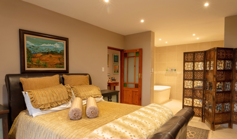 5 Bedroom Property for Sale in Paradise Beach Eastern Cape